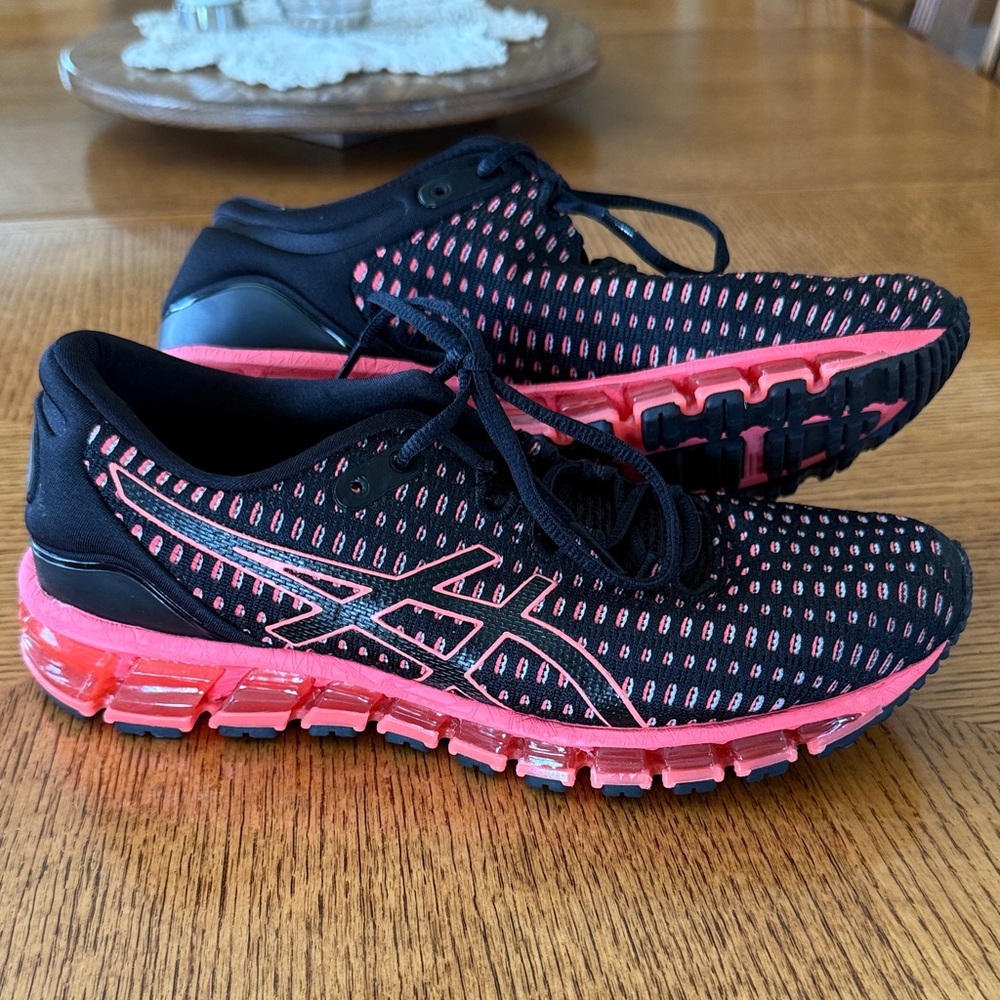 Women’s ASICS GEL-Quantum 360 size 9